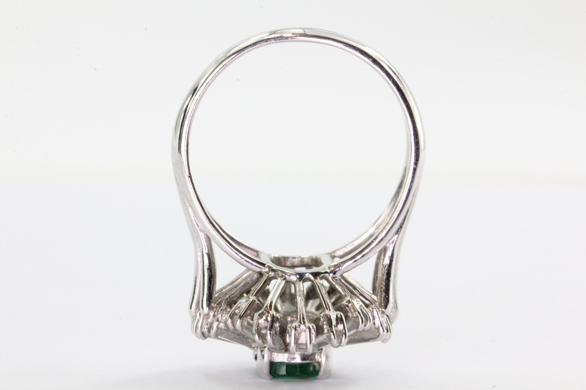 Vintage 14K White Gold Emerald & Diamond 1.2 CTW Retro Starburst Ring - Queen May