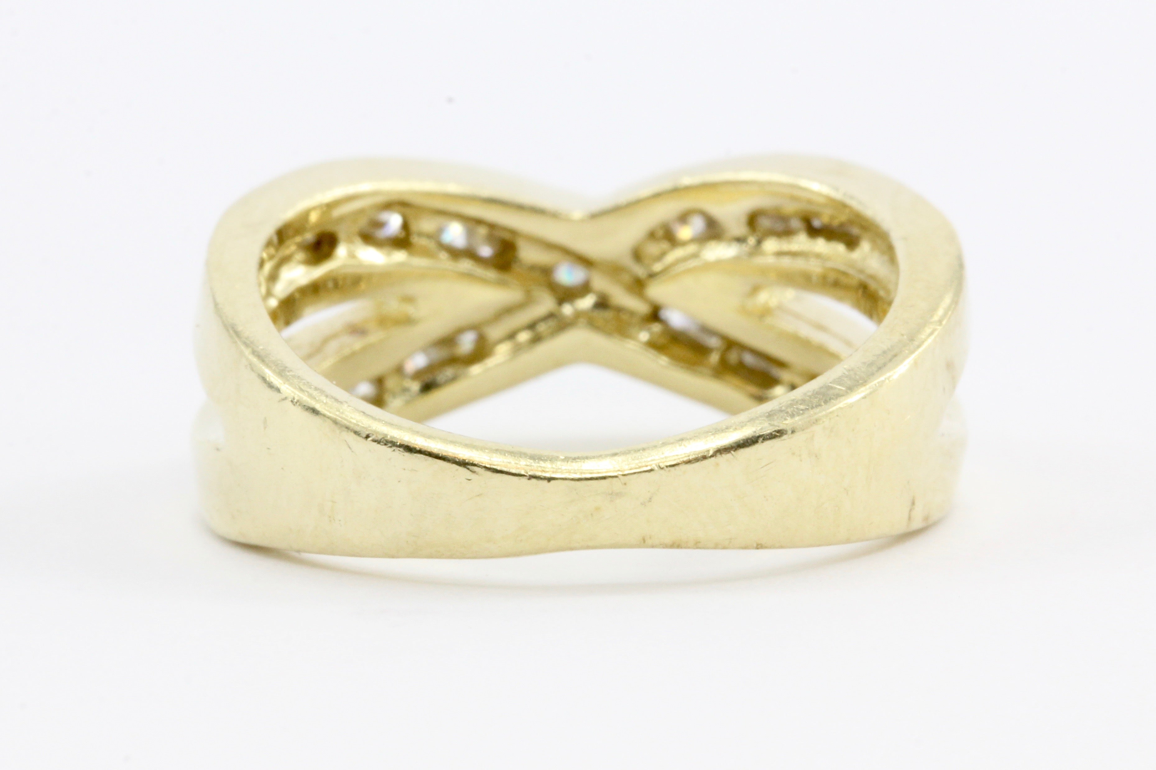 14K Gold Diamond Crossover X Ring Band Size 5.25 - Queen May