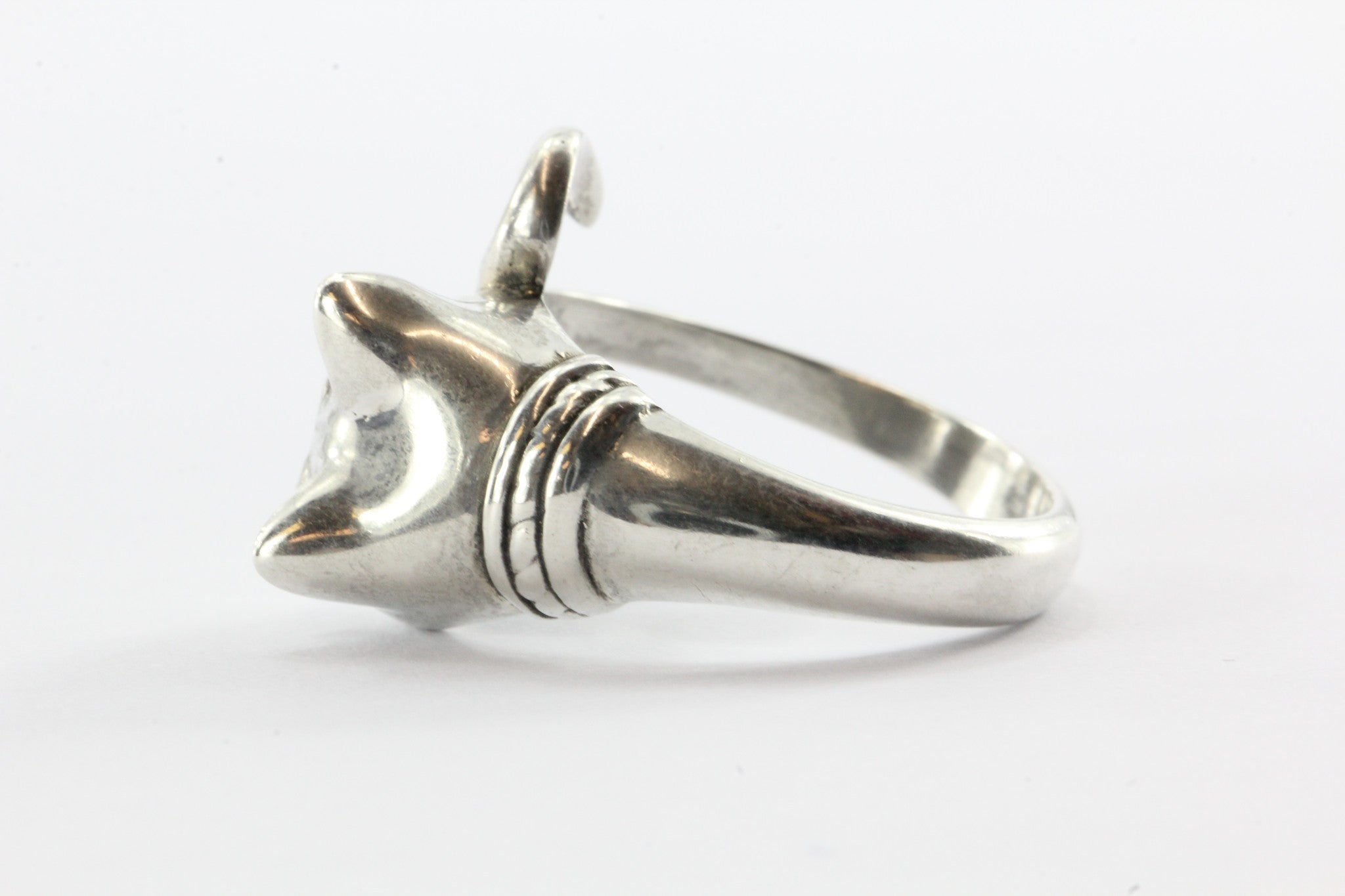 Kabana Sterling Silver Sapphire Eye Cat Ring - Queen May