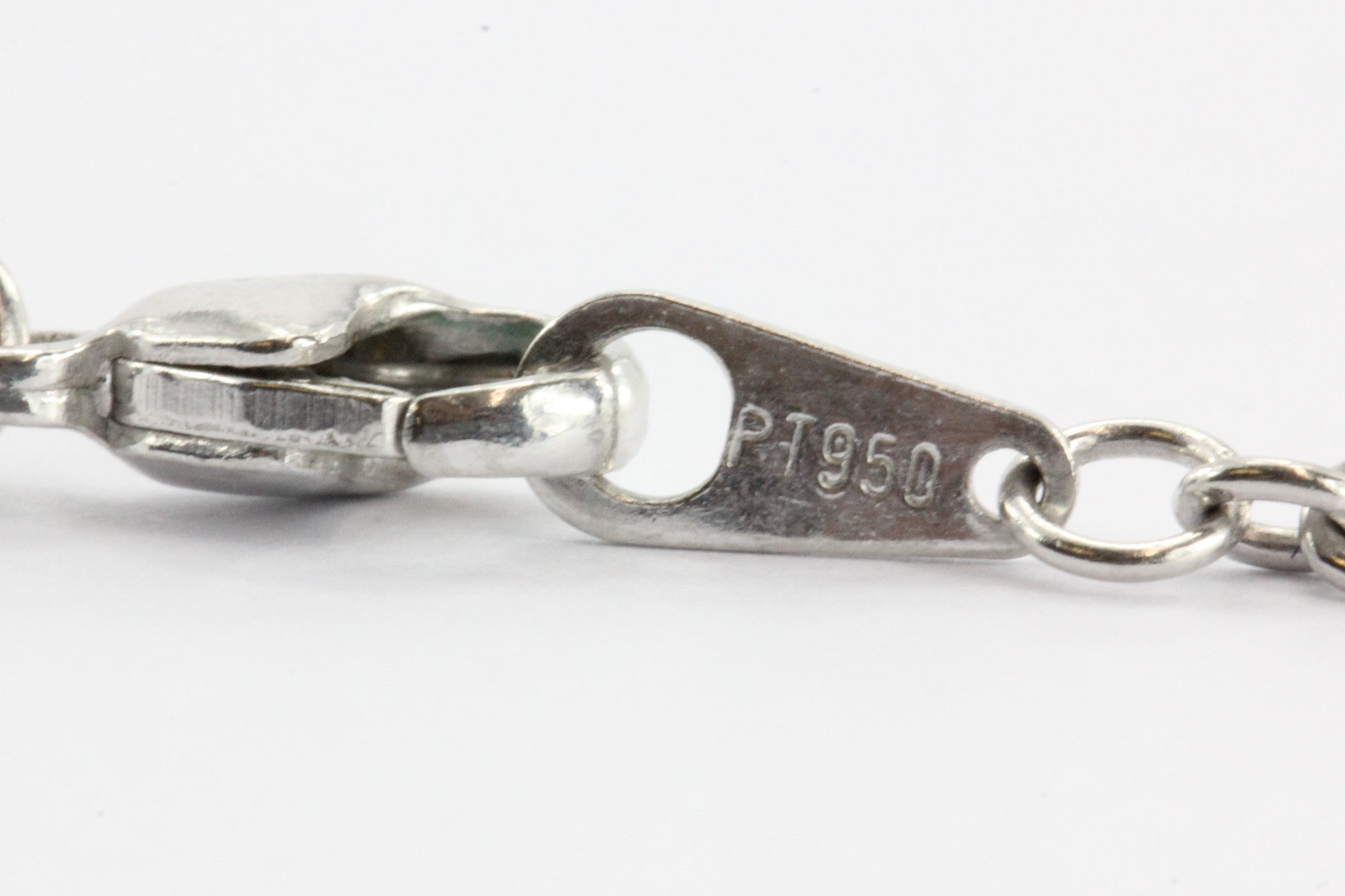 30" Platinum 95% Classic Link Necklace - Queen May
