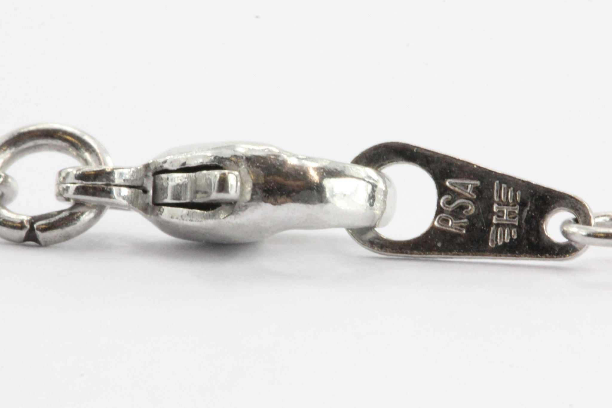 30" Platinum 95% Classic Link Necklace - Queen May
