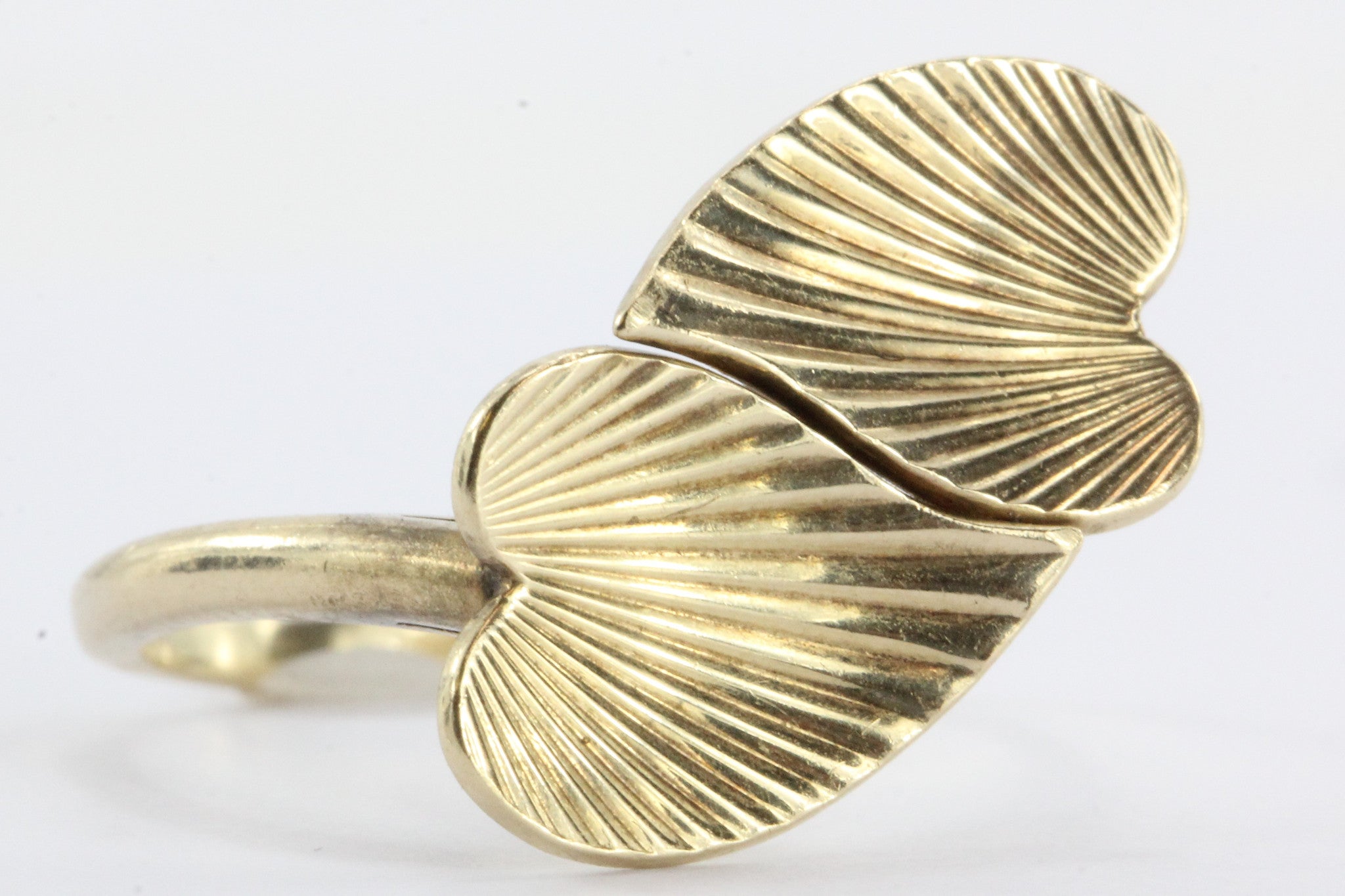 Vintage 14K Gold Entwined Scalloped Hearts Ring Signed - Queen May