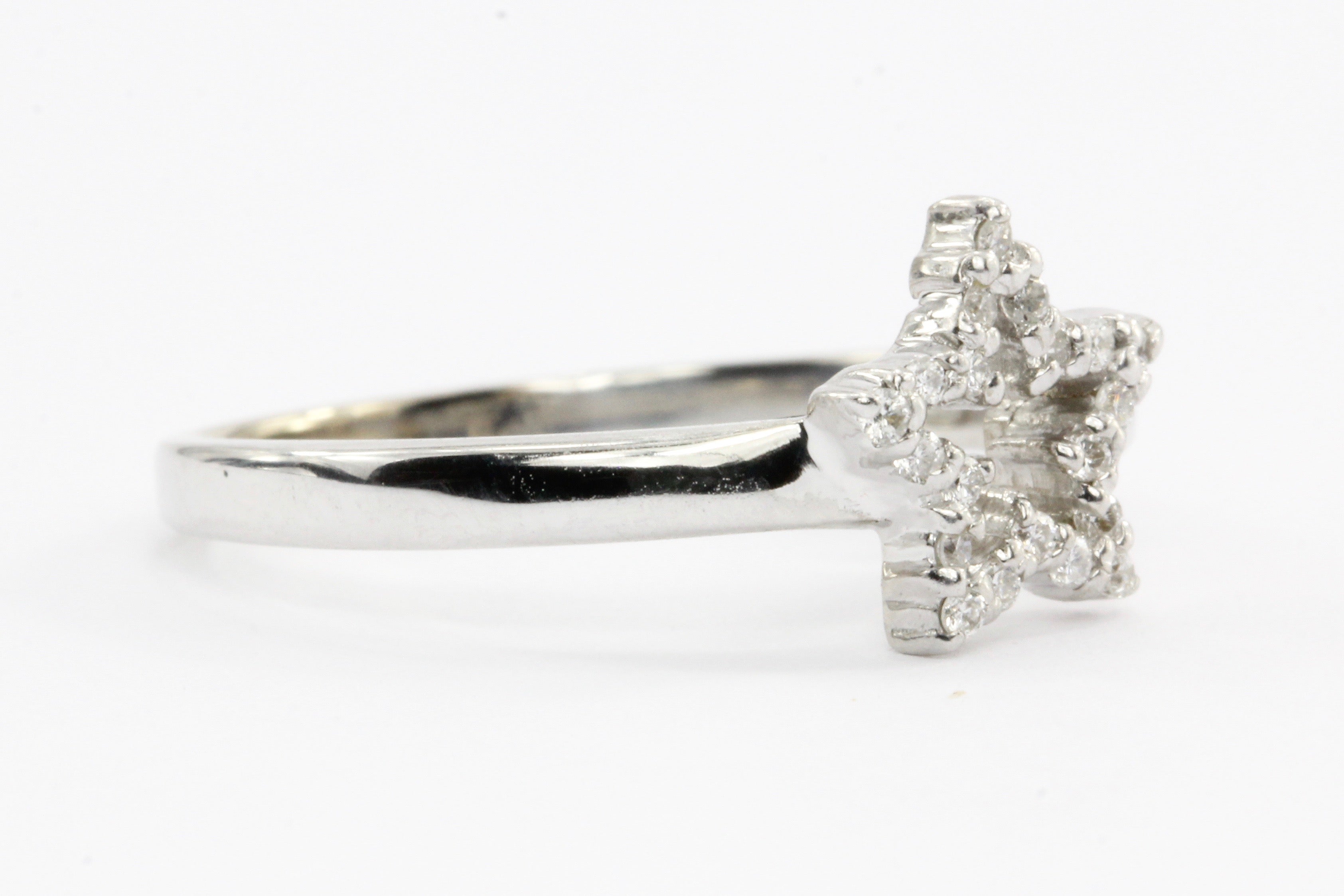 Roberto Coin 18K White Gold Diamond Star Ring size 6.5 - Queen May