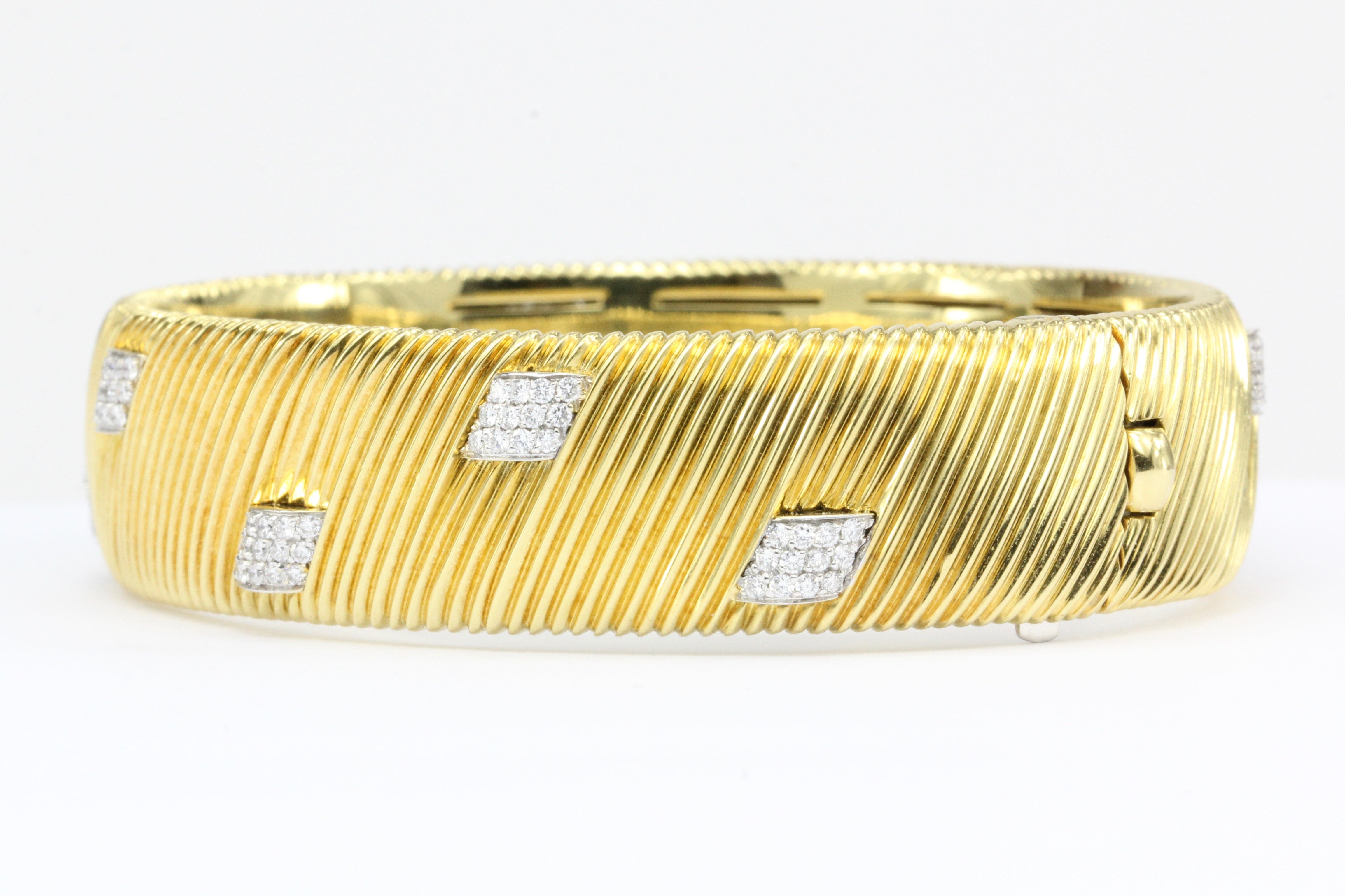 Roberto Coin Appassionata 18K Gold Diamond Bangle Bracelet - Queen May