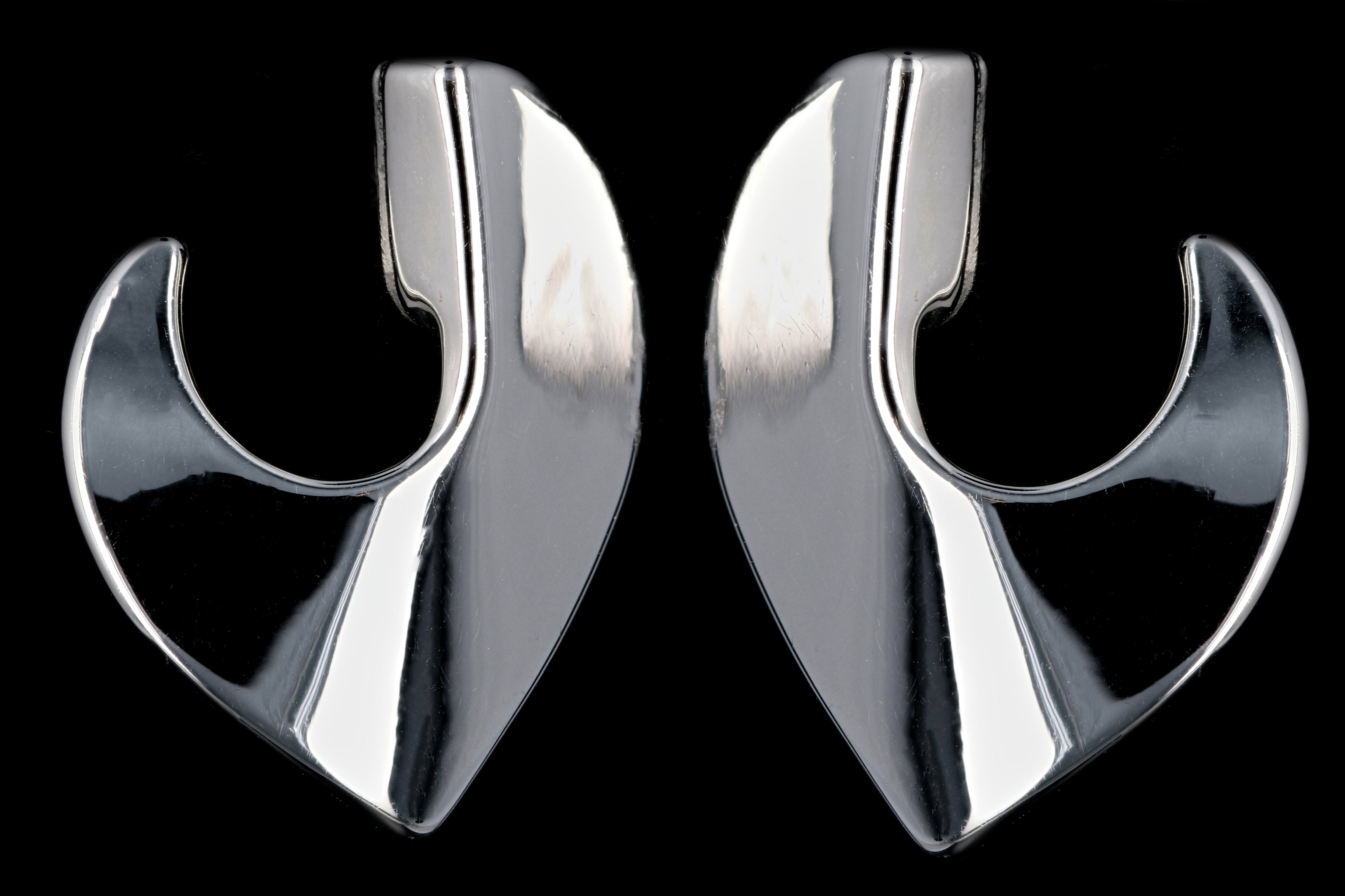 Modern 18K White Gold Earrings - Queen May