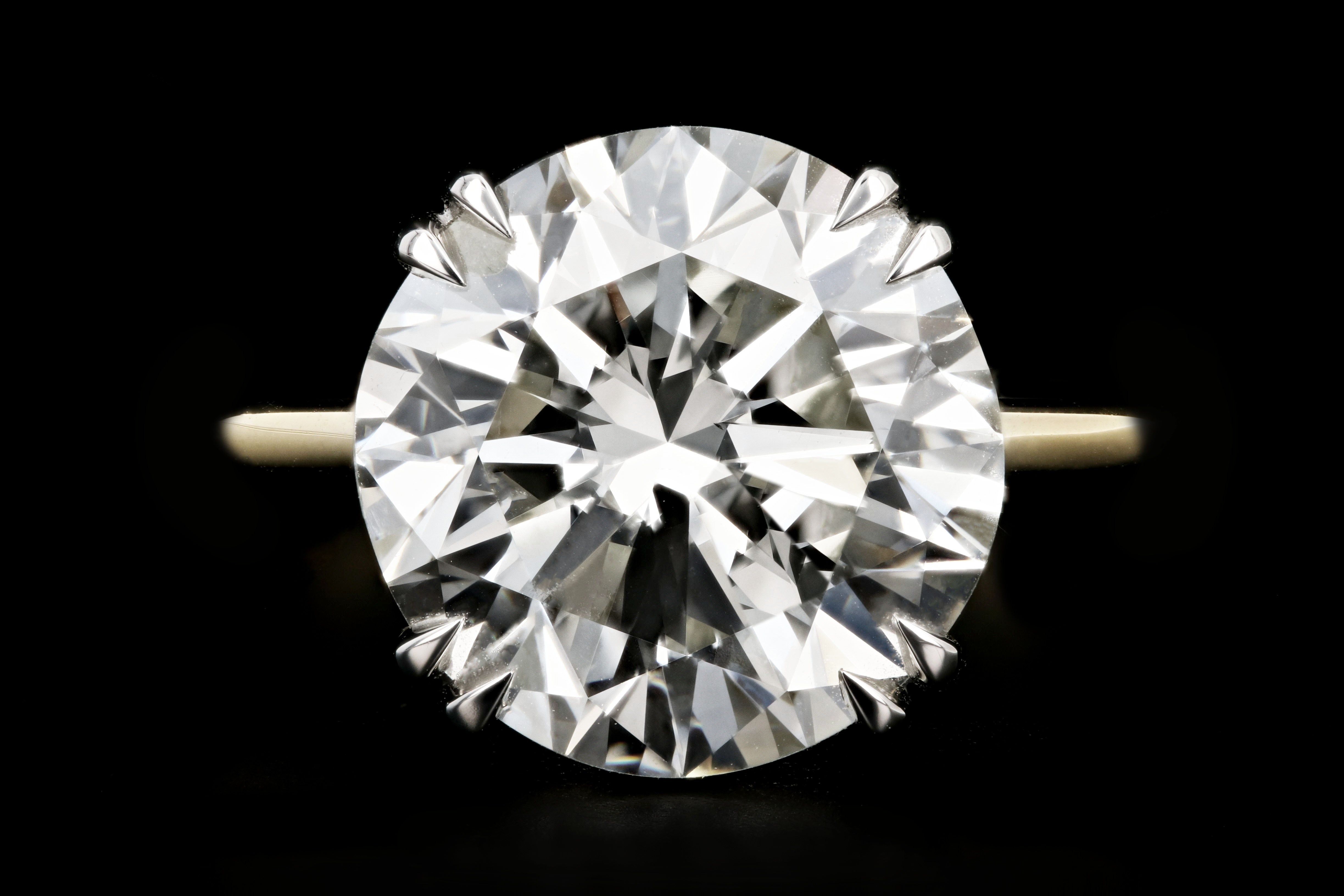 New 18K Yellow Gold and Platinum 6.20 Carat Round Brilliant Cut Diamond Engagement Ring GIA Certiifed - Queen May