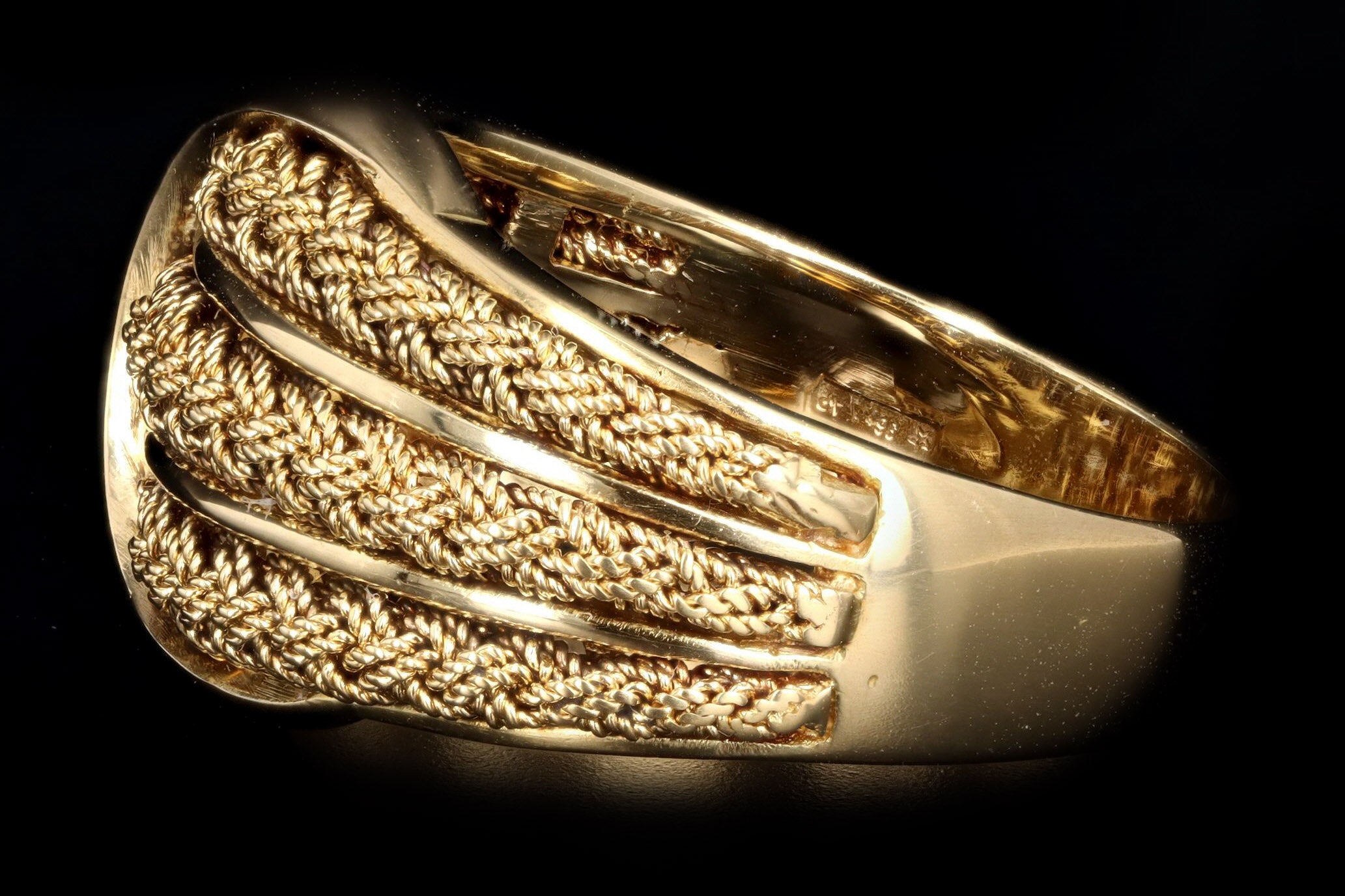 Vintage 18K Yellow Gold Buckle Ring - Queen May