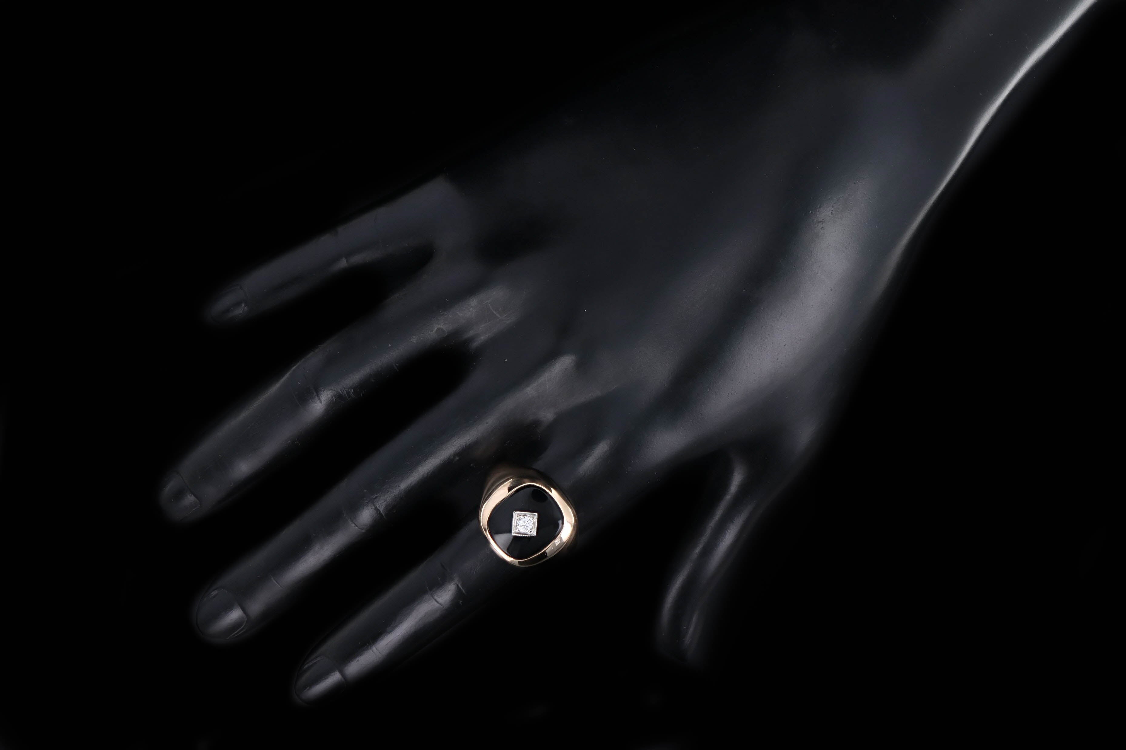 Vintage 14K Yellow Gold Black Onyx & Round Diamond Mens Ring - Queen May