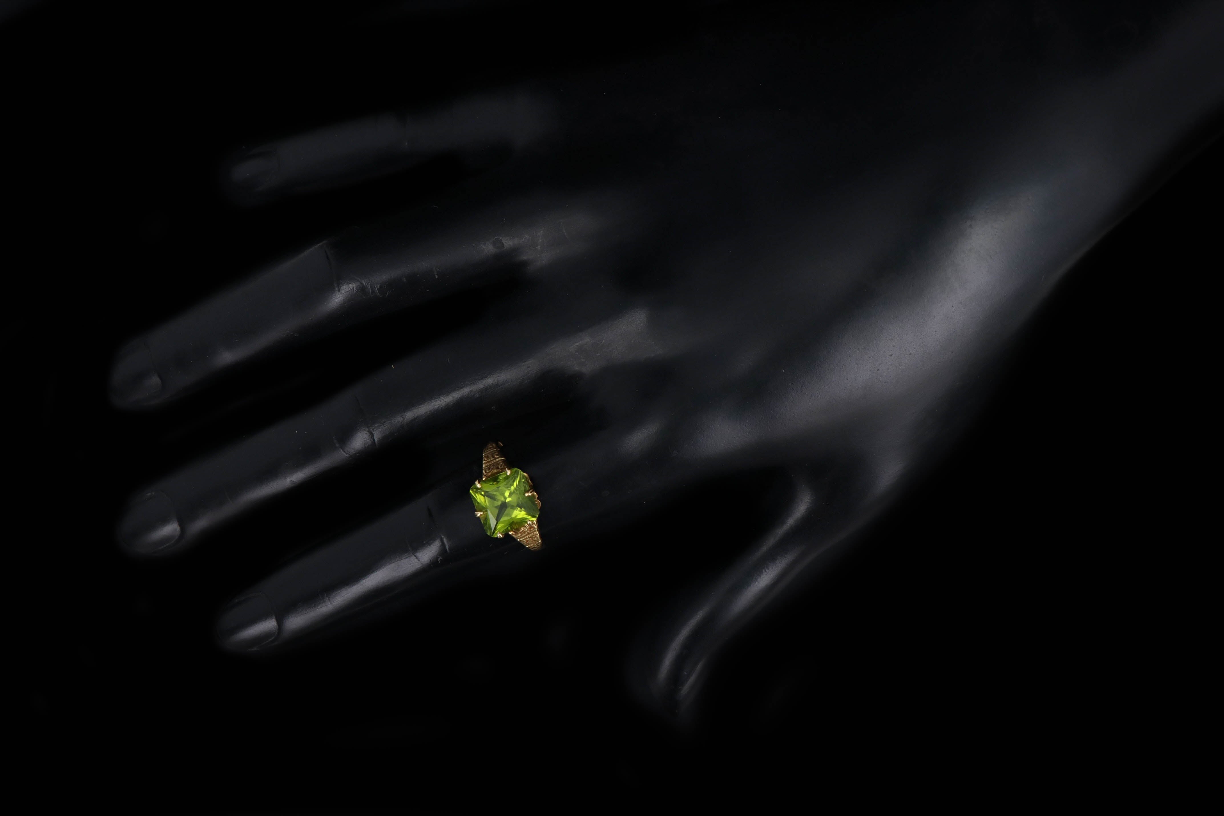 Victorian 18K Yellow Gold 2.75 Carat Peridot Ring - Queen May