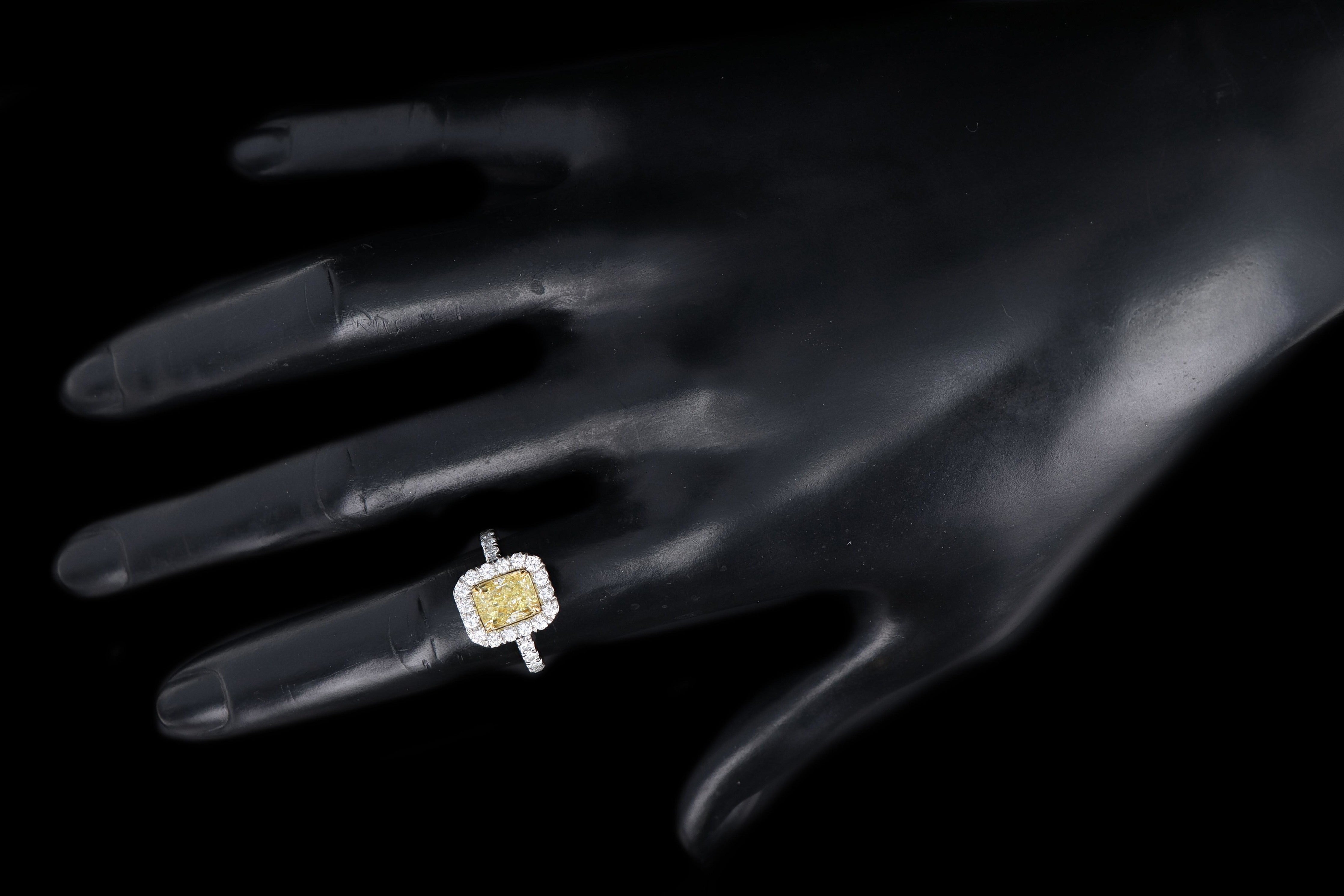 New Platinum 1.73 Carat Fancy Yellow Radiant Cut Diamond Ring GIA Certified - Queen May