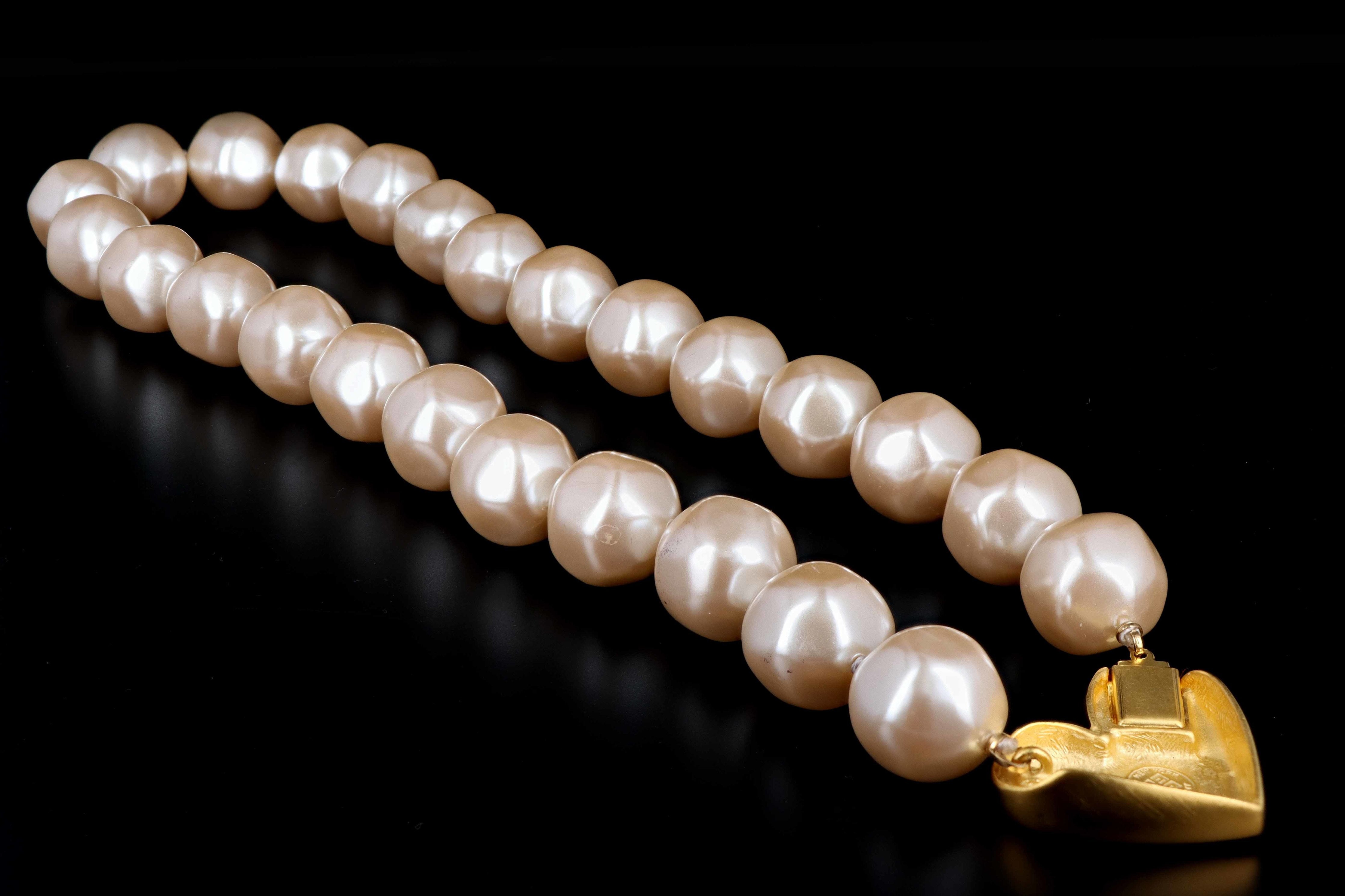 Givenchy Statement Pearl Heart Necklace - Queen May