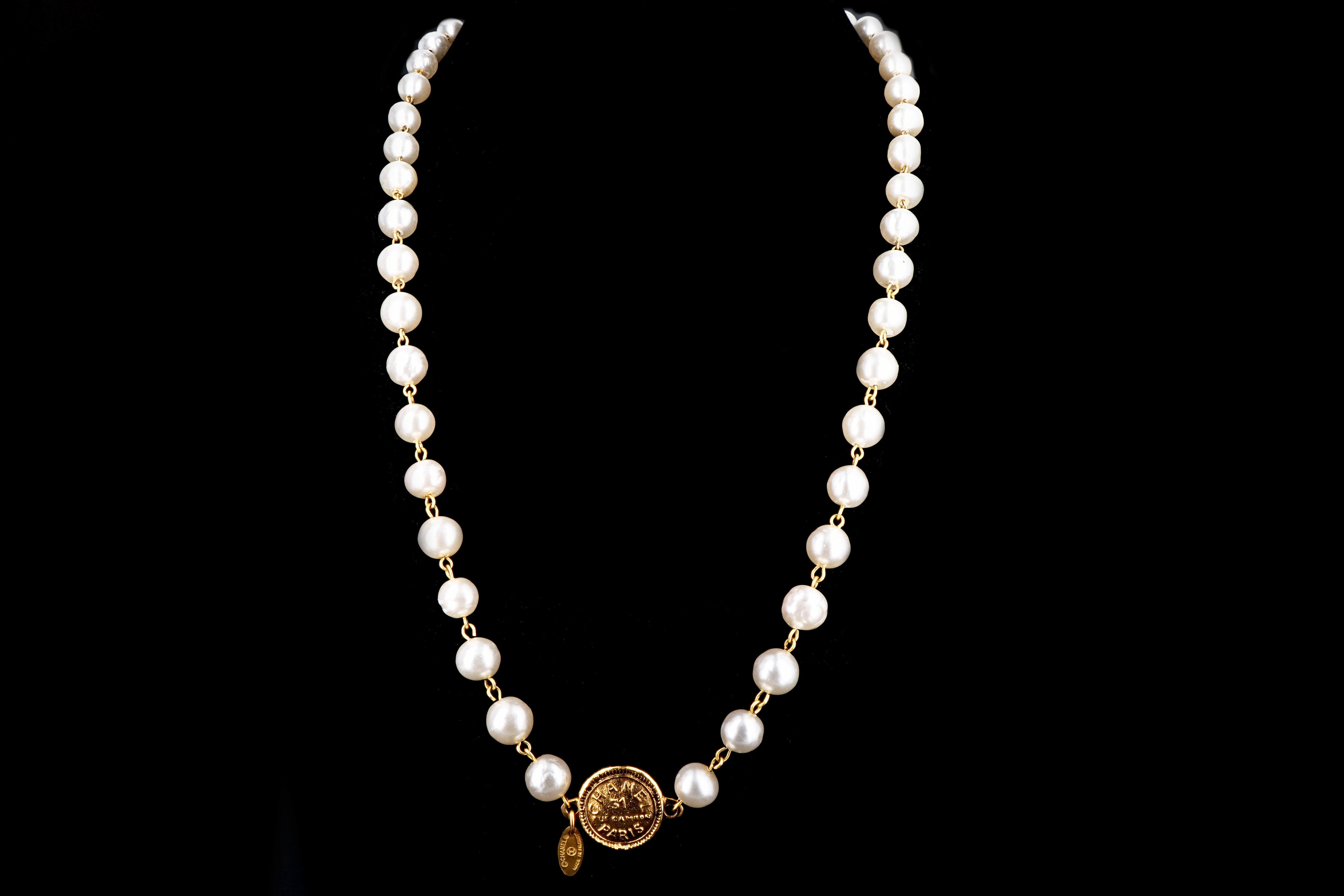 Vintage Chanel 31 Rue Cambon Paris Faux Pearl Necklace - Queen May