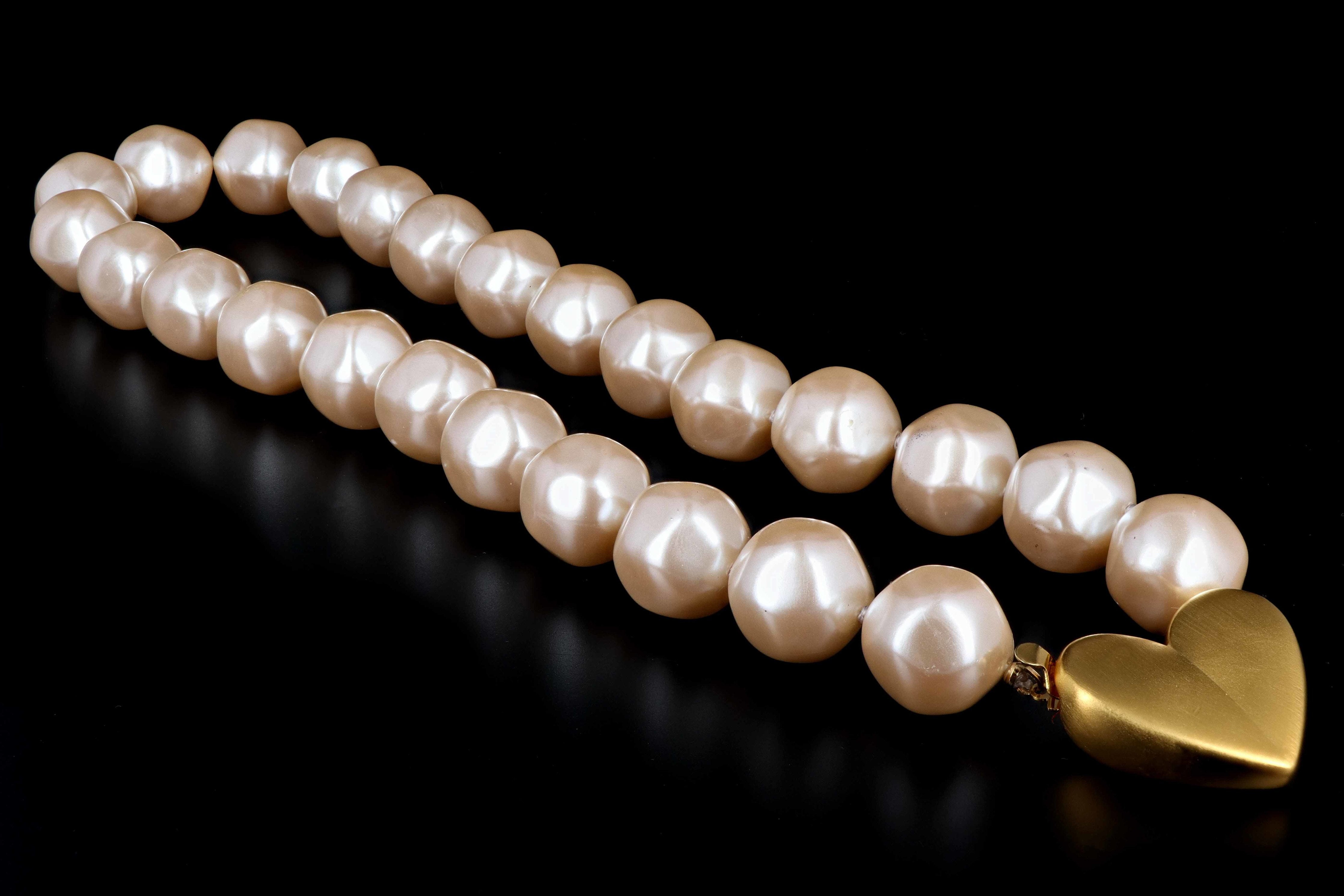 Givenchy Statement Pearl Heart Necklace - Queen May