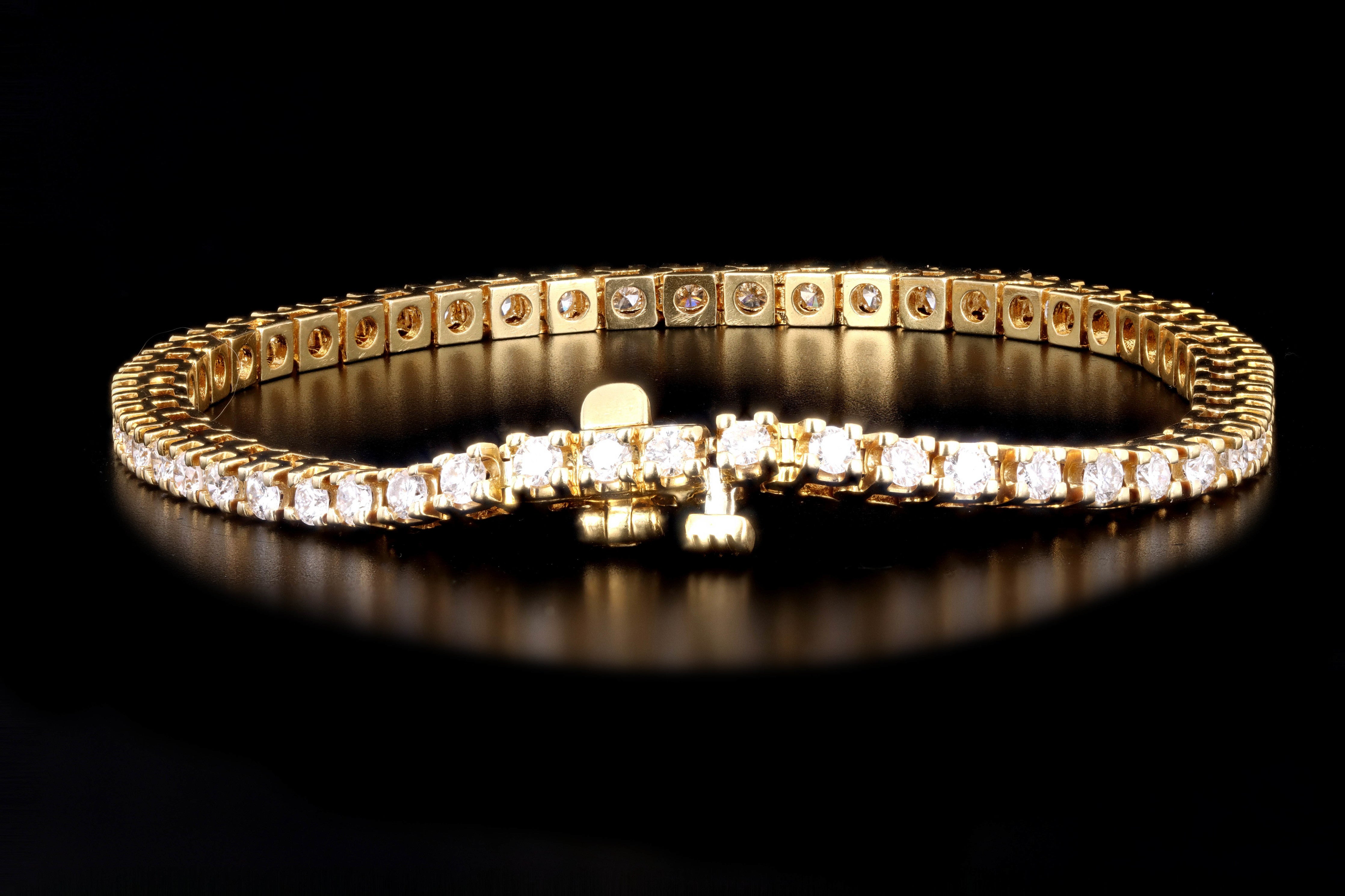 Modern 18K Yellow Gold 2.75 Carat Round Brilliant Cut Diamond Tennis Bracelet - Queen May