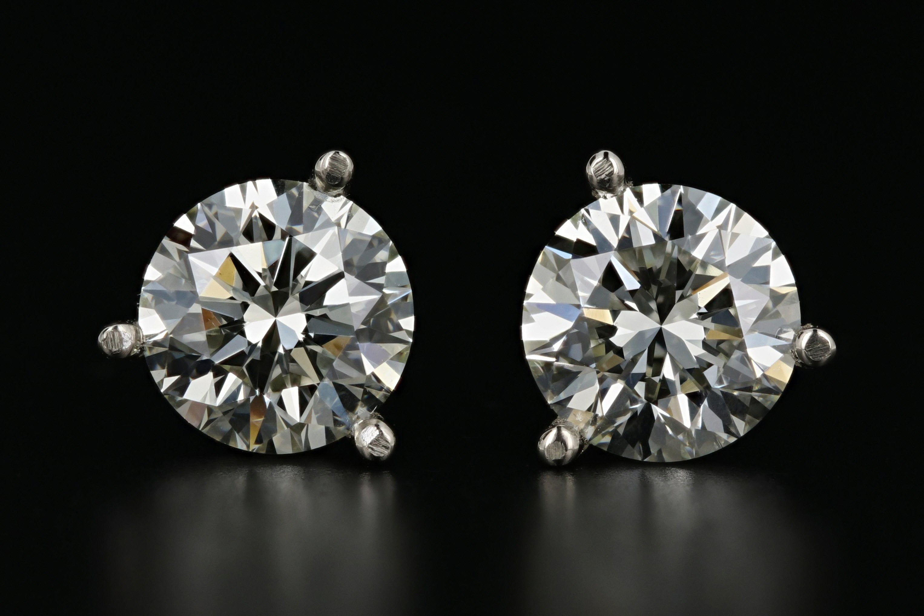 New 14K White Gold 2.05 Total Carat Weight Diamond Earrings GIA Certified - Queen May