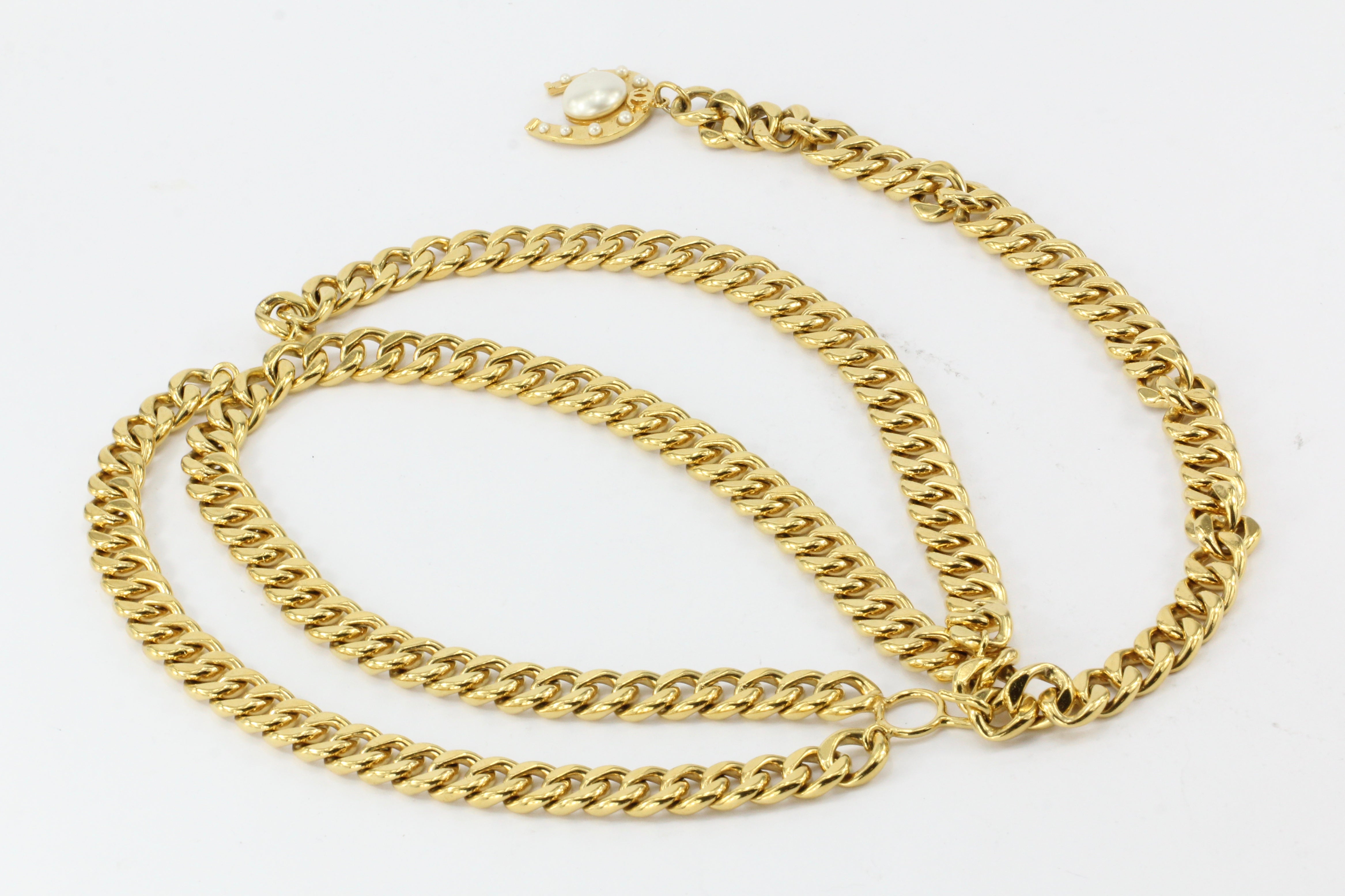 Chanel Gold tone Horseshoe Faux Pearl Medallion Heavy Chain Belt/Necklace - Queen May