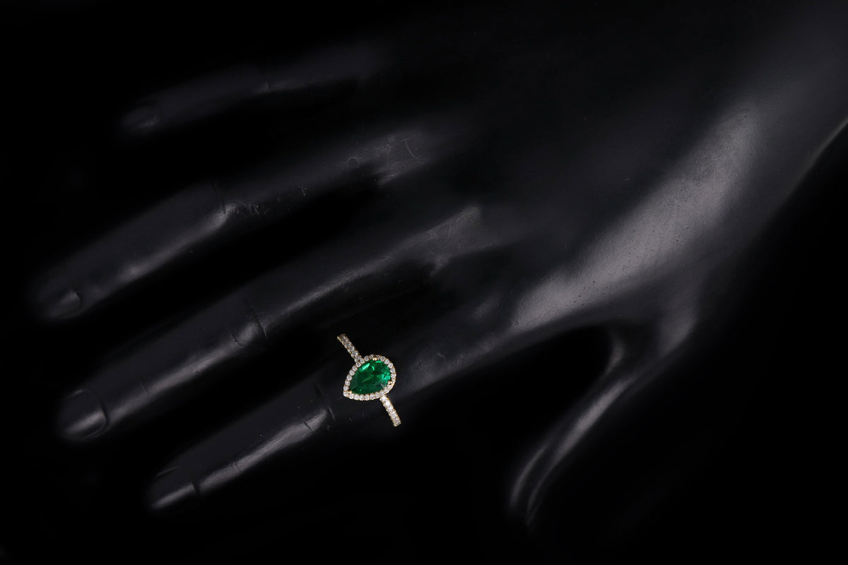 18K Yellow Gold 1.07 Carat Pear Cut Natural Emerald & Diamond Halo Ring - Queen May