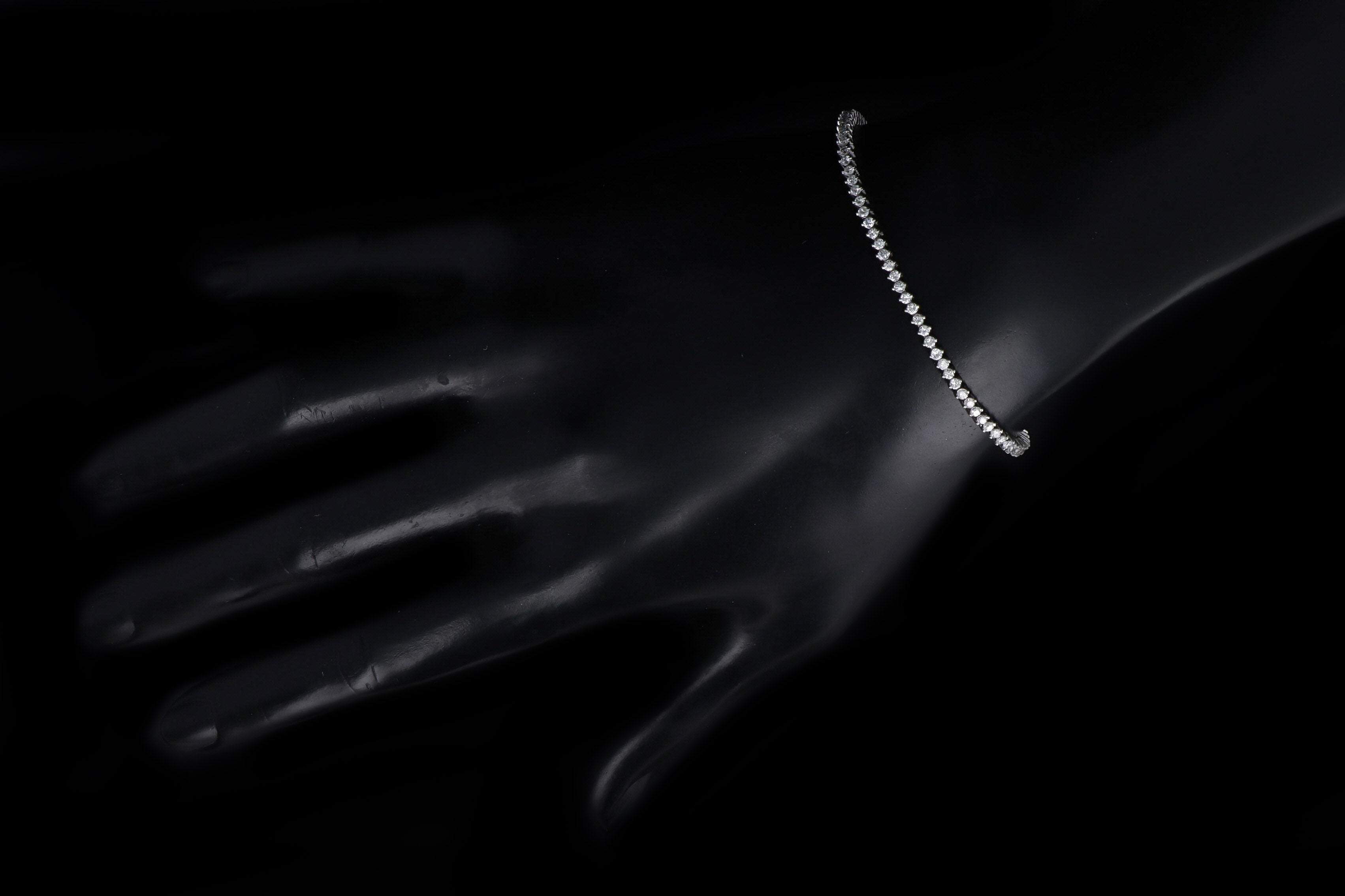 18K White Gold 1.70 Carat Total Weight Round Diamond Bracelet - Queen May