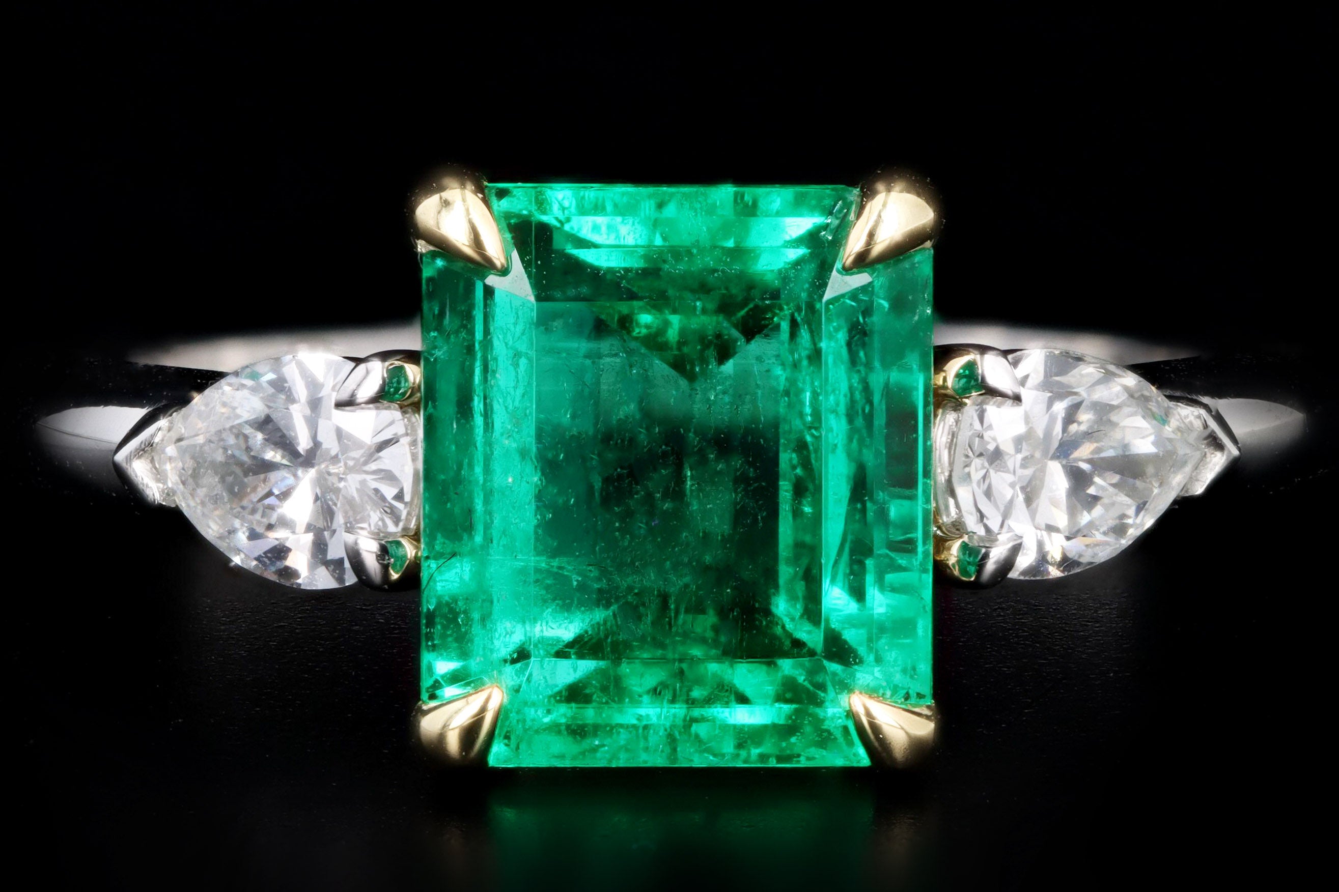 Platinum and 18K Yellow Gold 2.90 Carat Colombian Emerald and Diamond Ring AGL Certified - Queen May