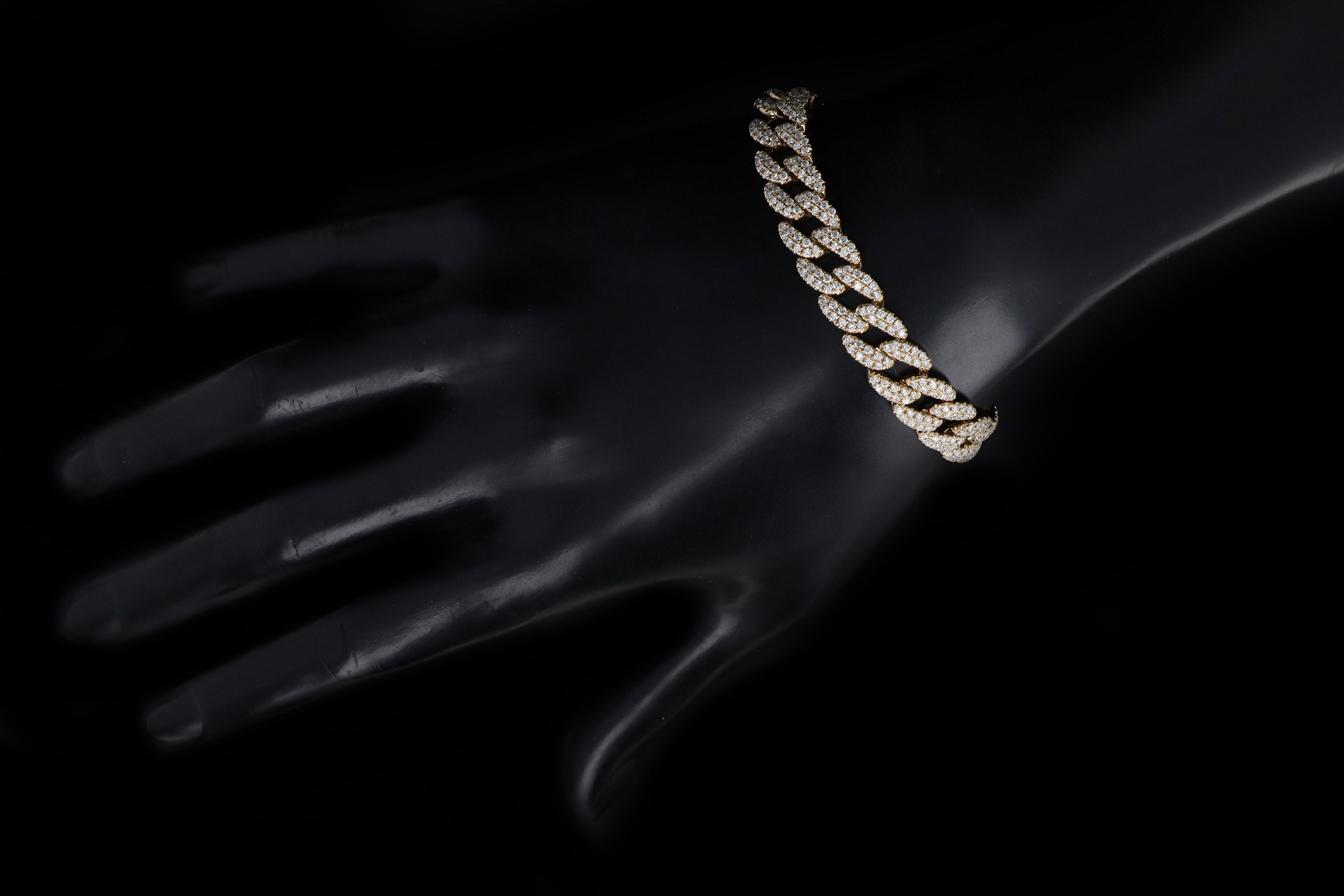 14K Yellow Gold 4.36 Carat Total Weight Diamond Pave Curb Link Bracelet - Queen May