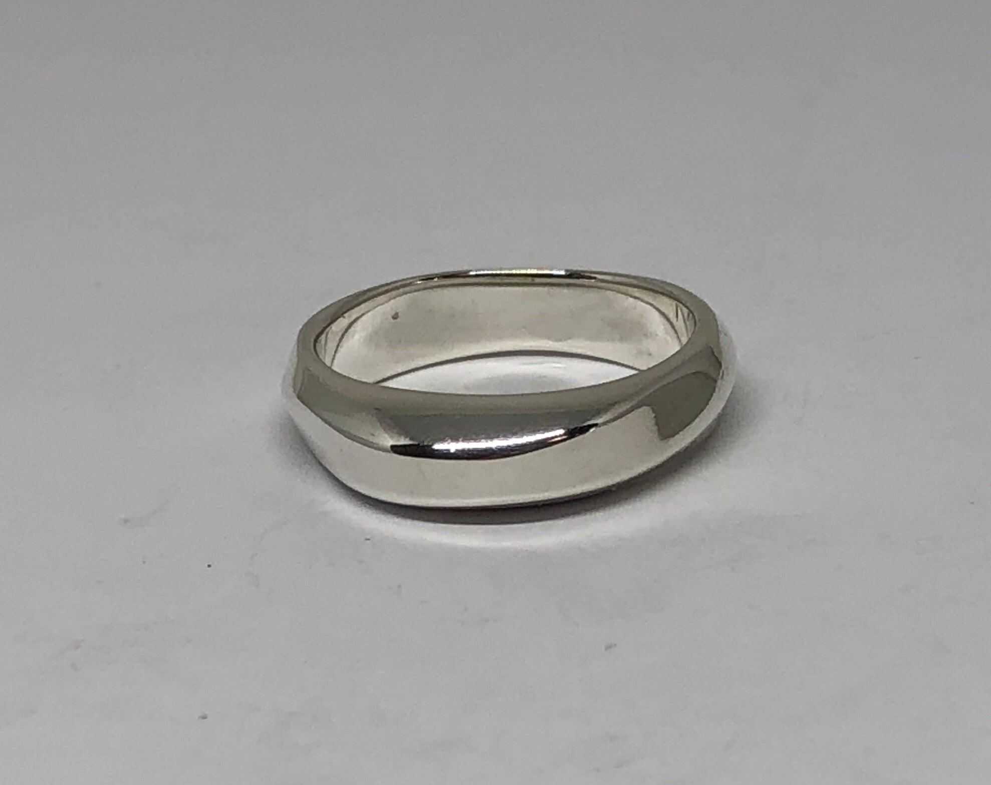 Tiffany & Co Sterling Silver 1999 Twist Dome Band Ring Size 8.25 - Queen May