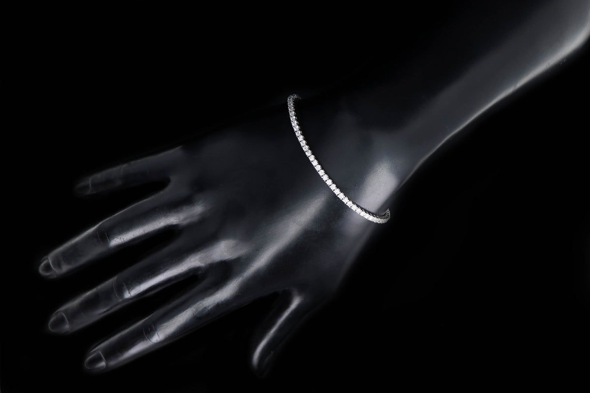 14K White Gold 2.75 Carat Total Weight Round Brilliant Diamond Tennis Bracelet - Queen May