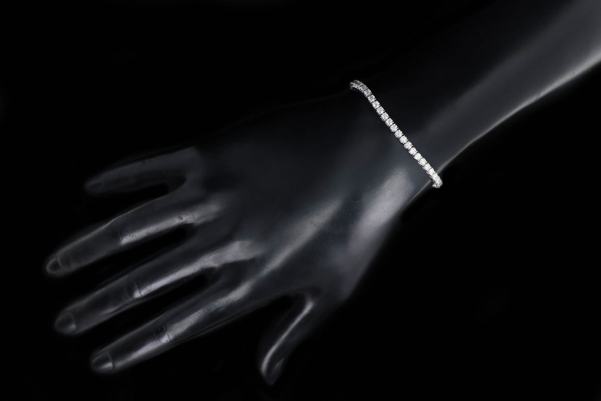 14K White Gold 3.67 Carat Total Weight Round Brilliant Diamond Tennis Bracelet - Queen May