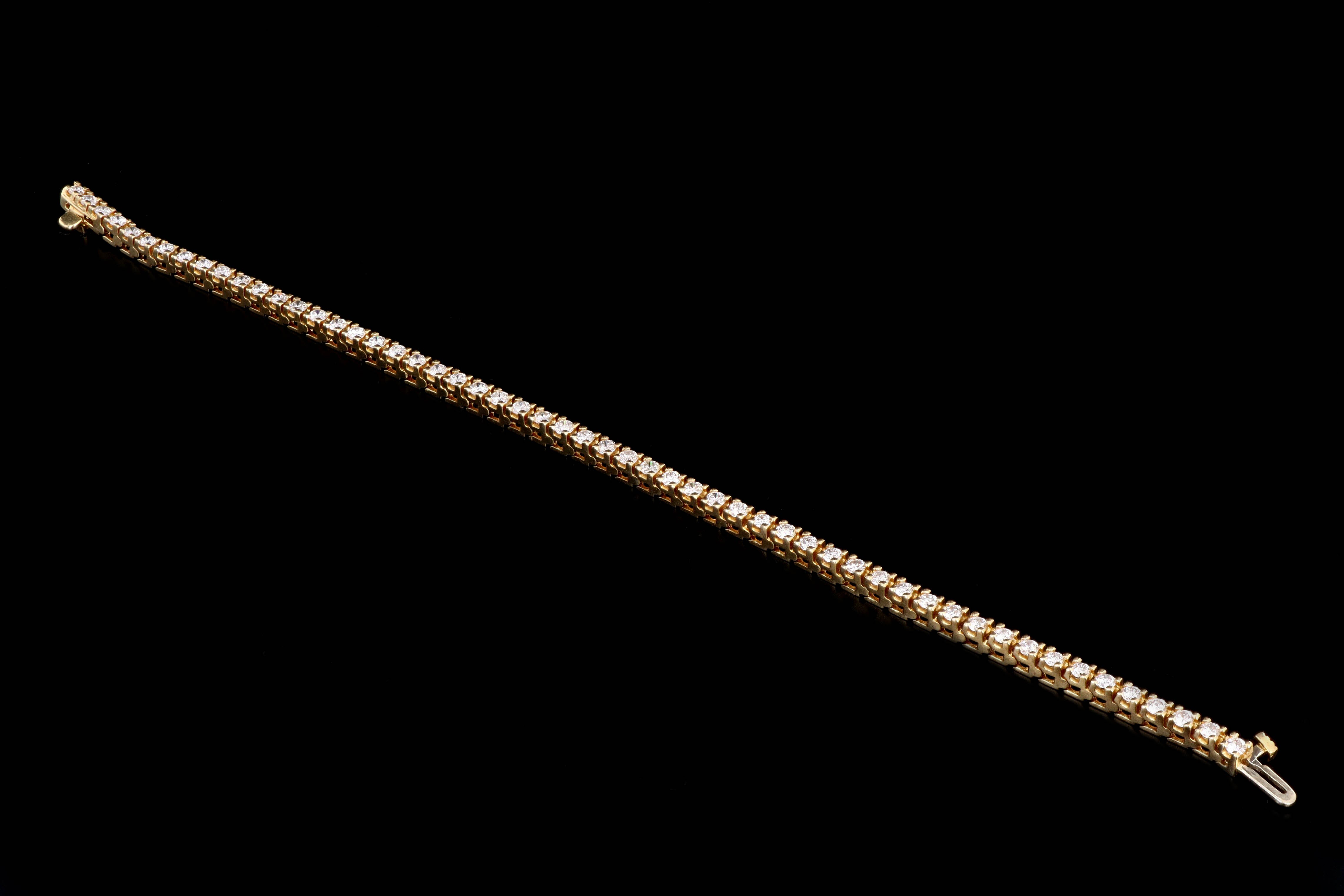 Modern 18K Yellow Gold 2.75 Carat Round Brilliant Cut Diamond Tennis Bracelet - Queen May