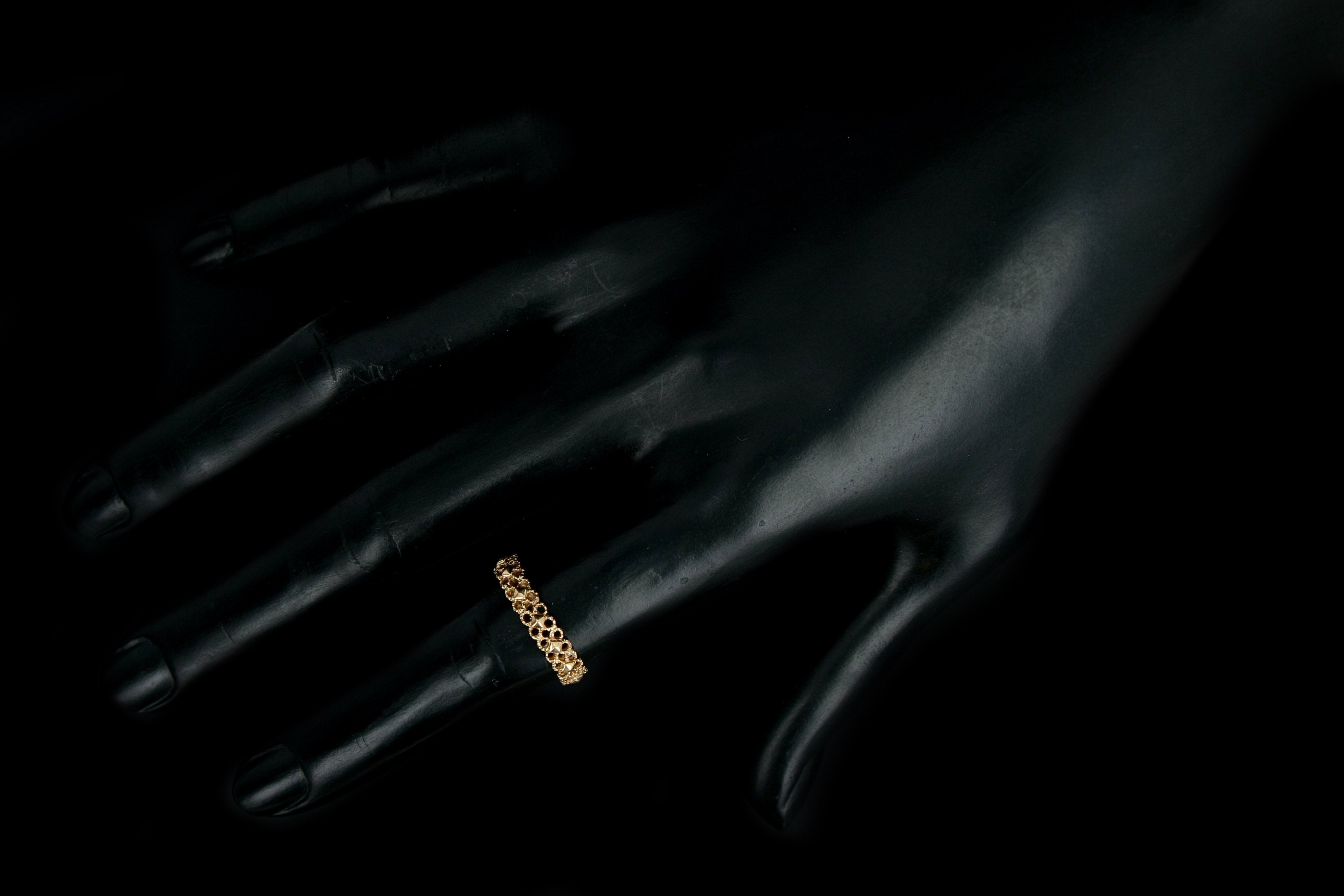 Vintage 18K Yellow Gold Band - Queen May