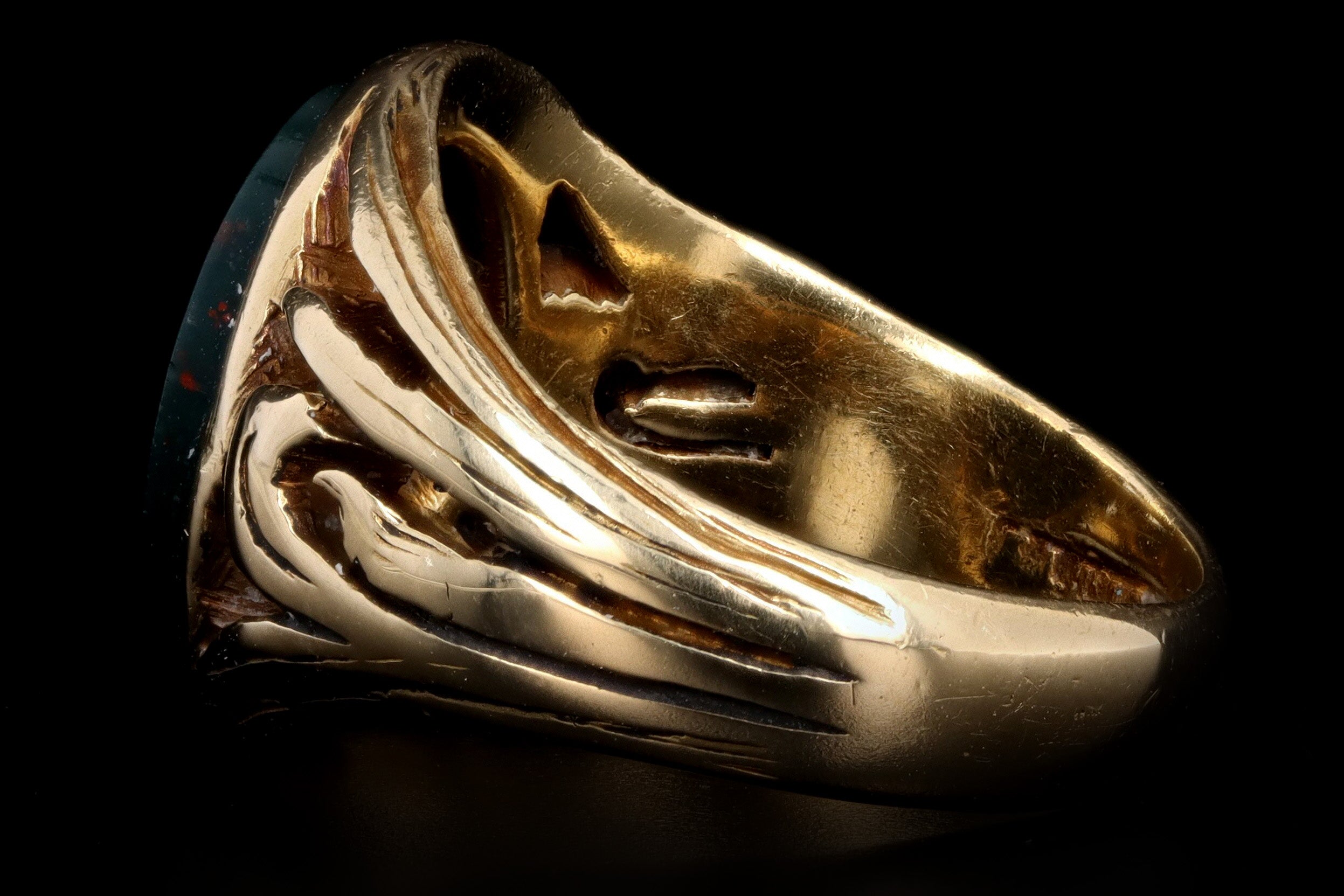 Victorian 18K Yellow Gold Bloodstone Chalcedony Pinky Ring - Queen May